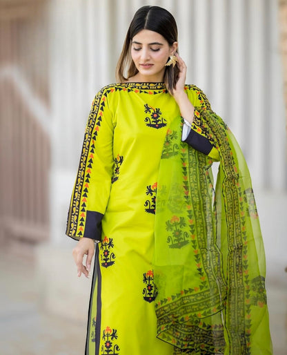 Zest Tribal Swiss Lawn 3 Piece Suit – Front & Back Digital Print